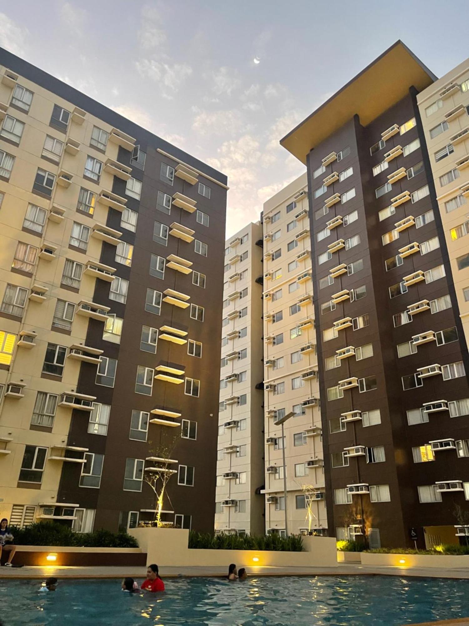 Iloilo Travellers Zen Zone Aparthotel Buitenkant foto